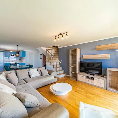 City Apartment شقة